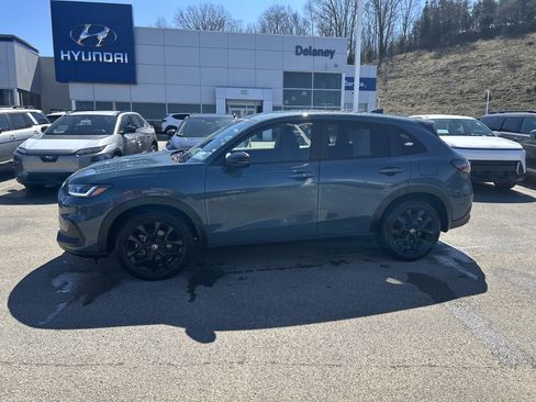 Used 2025 Honda HR-V Sport image 17