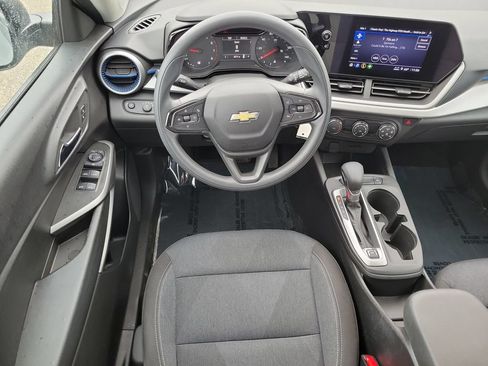 Used 2024 Chevrolet Trax LS FWD image 10