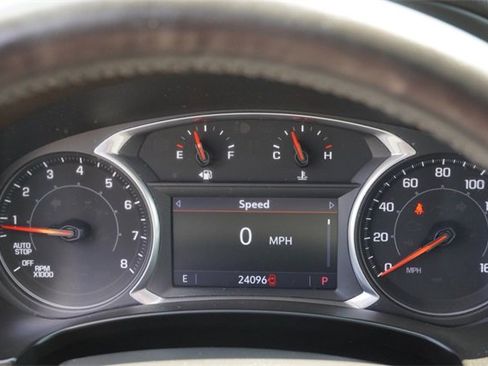 Used 2022 GMC Terrain SLT w/ LPO, Floor Liner Package image 32