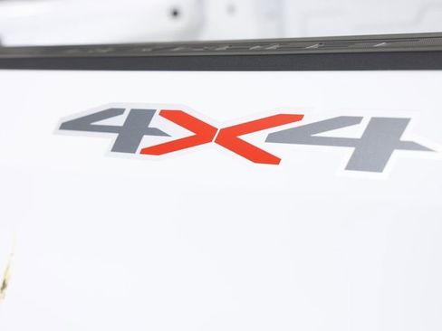 Used 2025 Chevrolet Silverado 1500 Custom image 8