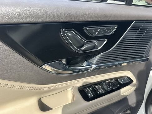 Certified 2021 Lincoln Corsair FWD image 17