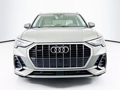 Used 2021 Audi Q3 2.0T Premium w/ Convenience Package AWD/4WD image 2