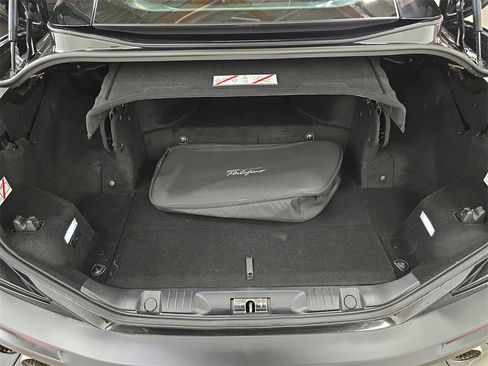 Used 2020 Ferrari Portofino image 25