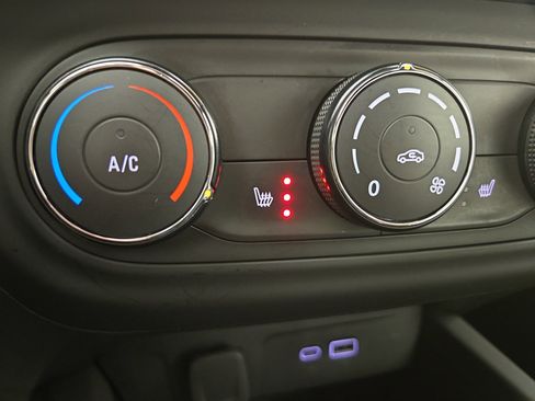 Certified 2024 Chevrolet Trax RS w/ Driver Confidence Package image 26