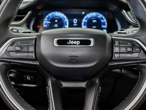 Used 2024 Jeep Grand Cherokee Altitude AWD/4WD image 12