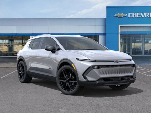 New 2026 Chevrolet Equinox EV LT w/ LPO, Blackout Package FWD image 8