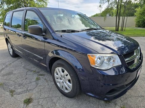 Used 2014 Dodge Grand Caravan American Value Package FWD image 3