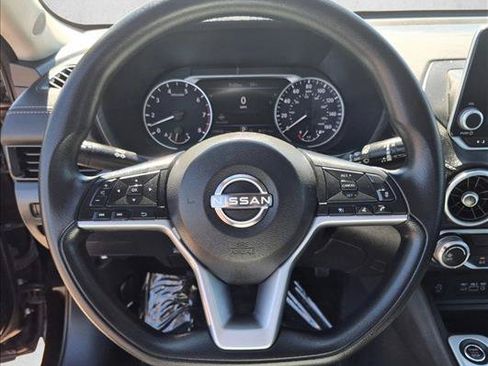 Used 2024 Nissan Sentra SV FWD image 13