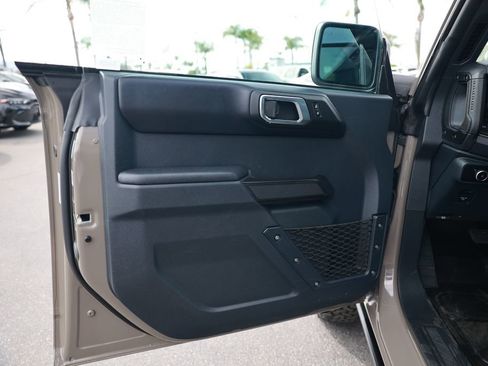 Used 2025 Ford Bronco Badlands image 16