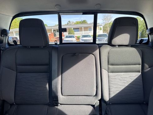 Used 2022 Nissan Frontier SV image 11