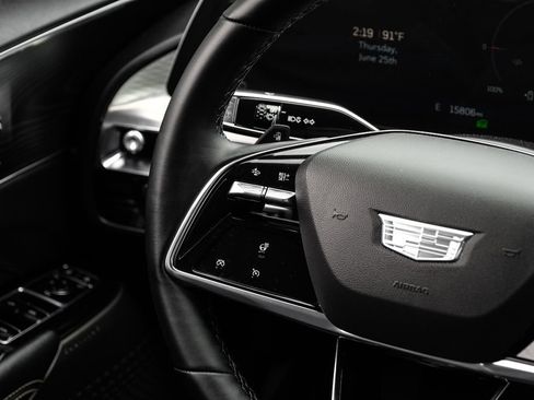 Used 2024 Cadillac Lyriq Luxury RWD image 13