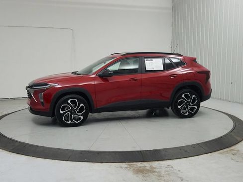 Used 2026 Chevrolet Trax RS FWD image 5