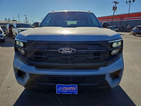 New 2026 Ford Expedition Active image 3