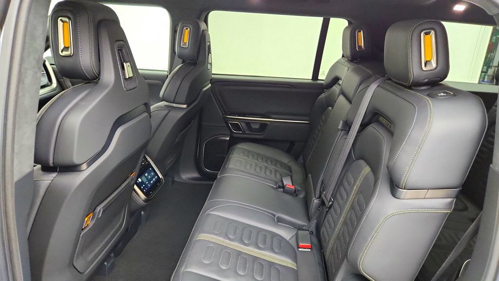 Used 2022 Rivian R1S Launch Edition Quad AWD/4WD image 23