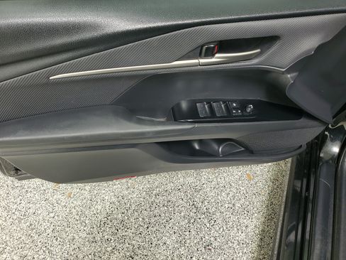 Used 2025 Toyota Camry SE FWD image 14