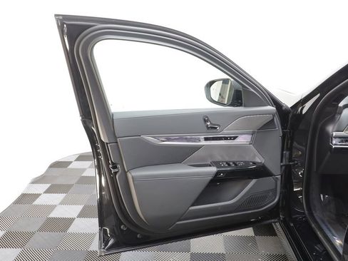 New 2026 BMW i7 xDrive60 w/ Premium Package image 6