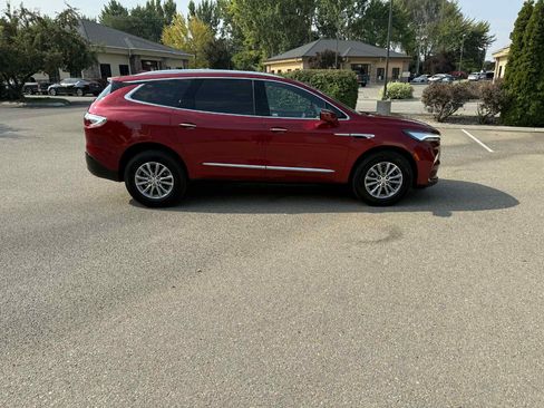 Used 2024 Buick Enclave Premium image 6