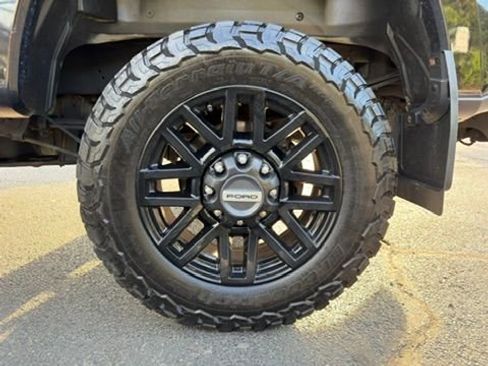Used 2019 Ford F250 Lariat w/ Lariat Ultimate Package AWD/4WD image 24