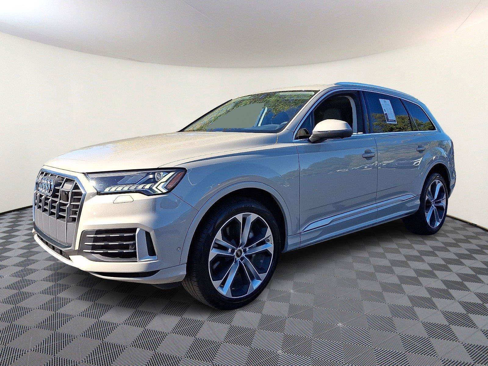 Used 2023 Audi Q7 3.0T Premium Plus w/ Premium Plus Package AWD/4WD image 3