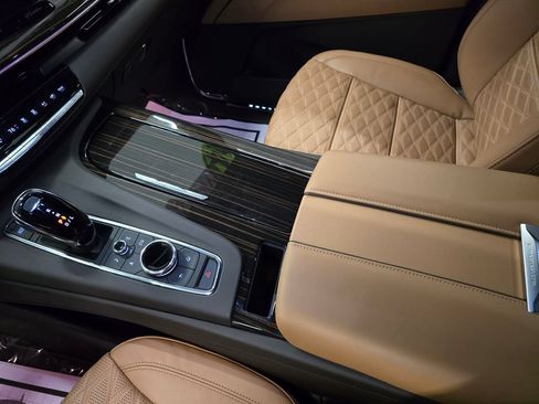 Used 2024 Cadillac Escalade Sport w/ Touring Package AWD/4WD image 27