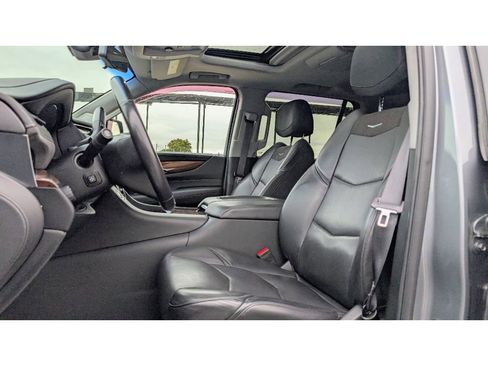 Used 2019 Cadillac Escalade Luxury image 14
