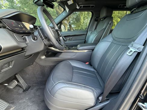 Used 2024 Land Rover Range Rover Sport SE AWD/4WD image 5