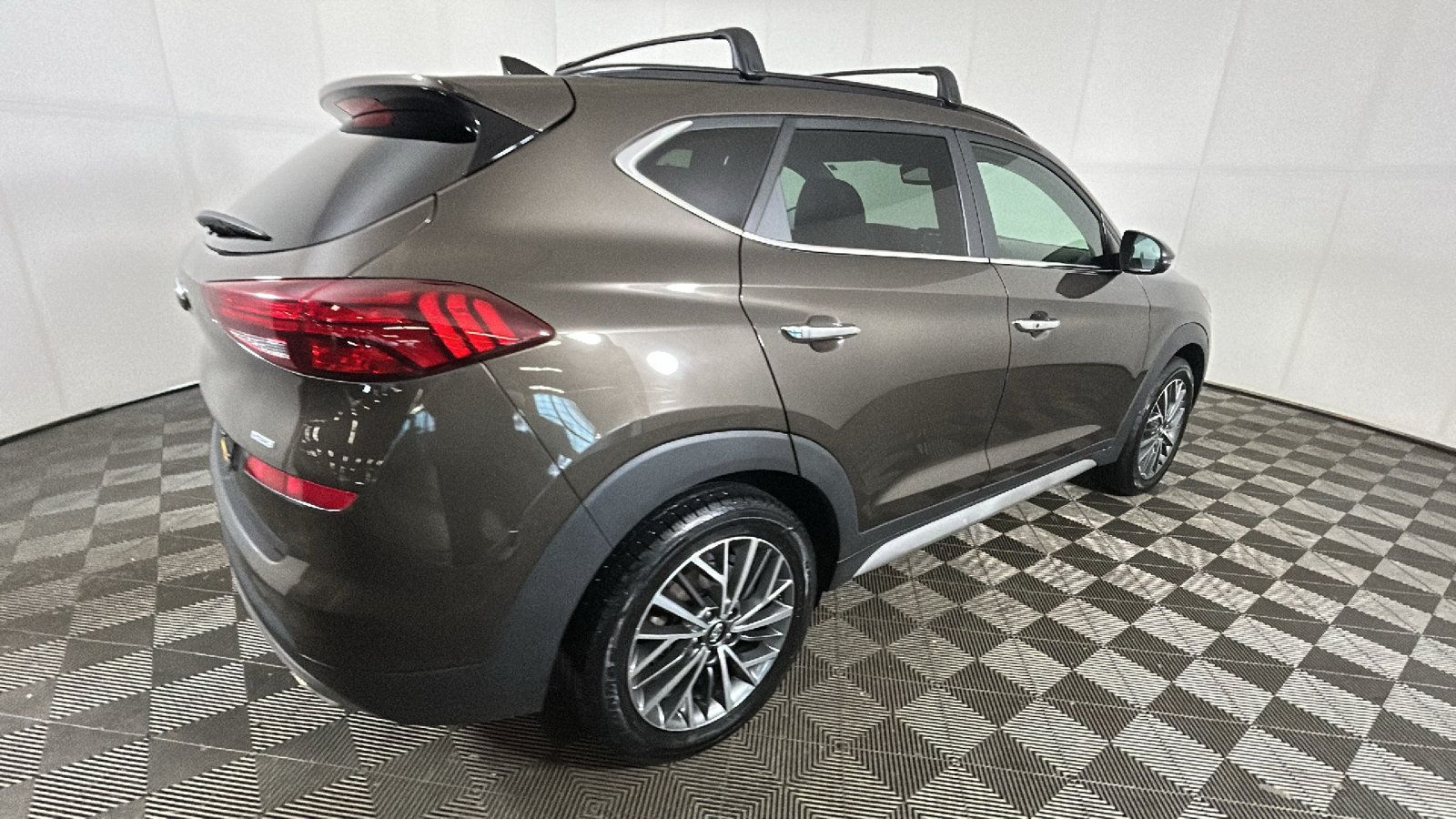 Used 2020 Hyundai Tucson Ultimate w/ Cargo Package AWD/4WD image 3