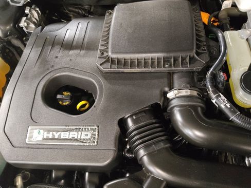 Used 2020 Ford Fusion SE image 30