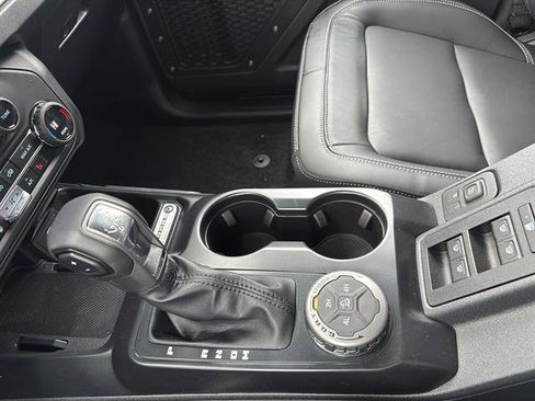 New 2025 Ford Bronco Outer Banks w/ Black Appearance Package image 24