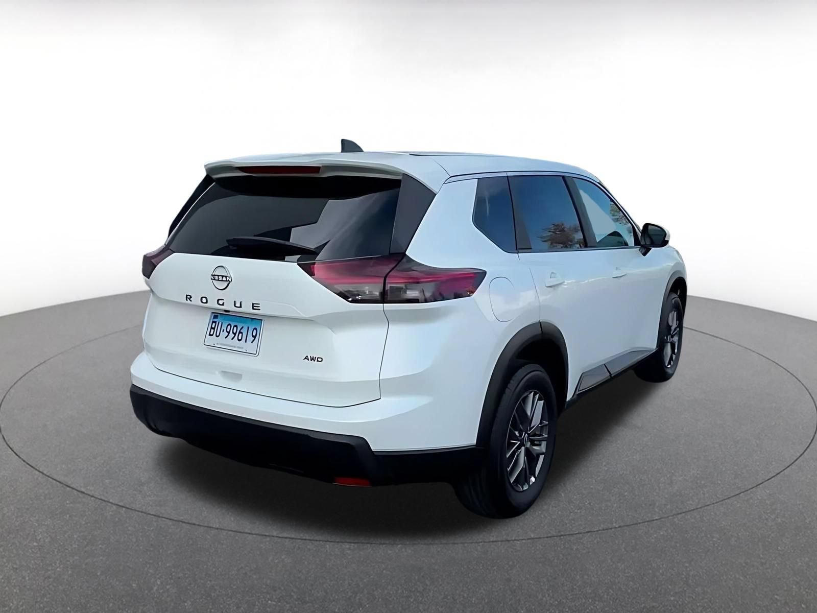 Used 2026 Nissan Rogue SV AWD/4WD image 14