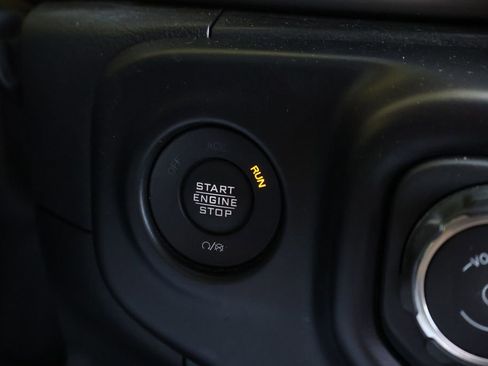 Used 2022 Jeep Wrangler Sport image 26