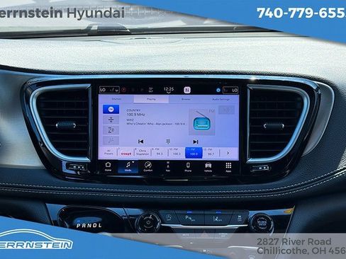 Used 2023 Chrysler Pacifica Limited w/ S Appearance Package image 10