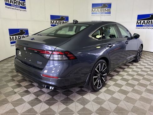 Used 2025 Honda Accord Touring image 13