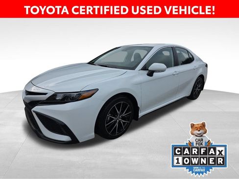 Certified 2024 Toyota Camry SE FWD image 1