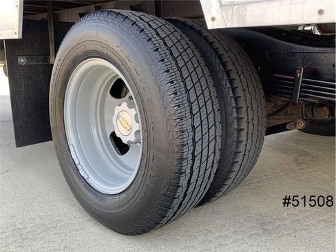 Used 2022 Chevrolet Express 4500 Extended w/ Power Convenience Package image 22