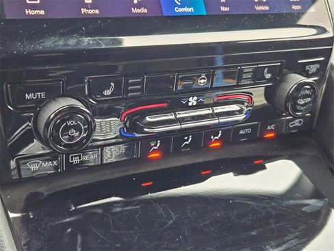 Certified 2025 Jeep Grand Cherokee Limited w/ Trailer Tow Package image 23