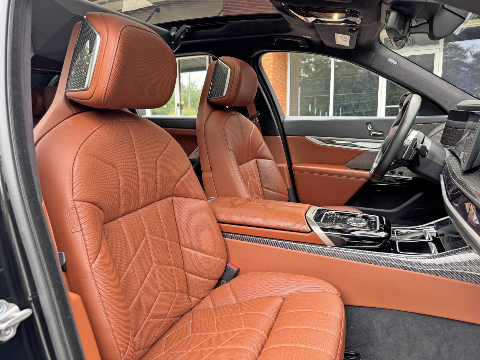 Used 2023 BMW 740i w/ Executive Package RWD image 54