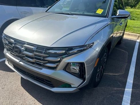 Used 2026 Hyundai Tucson Limited FWD image 2