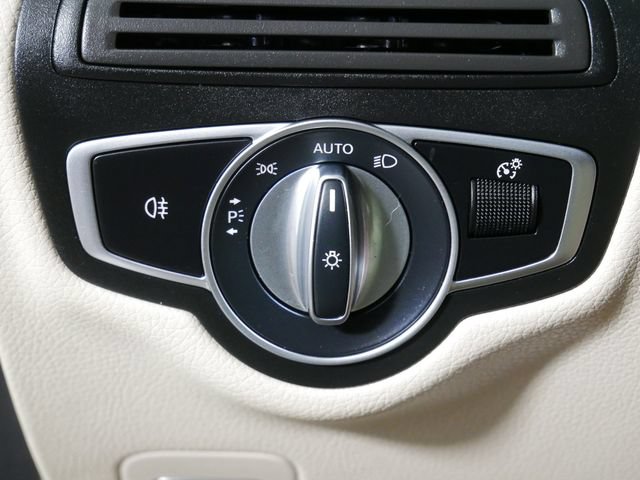 Used 2022 Mercedes-Benz GLC 300 4MATIC image 24