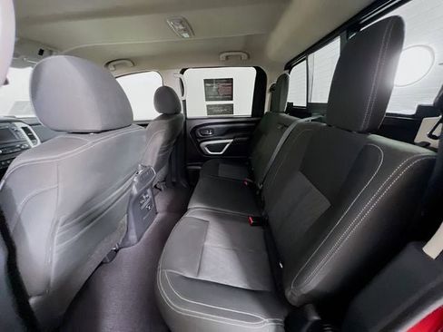 Used 2017 Nissan Titan SV image 23