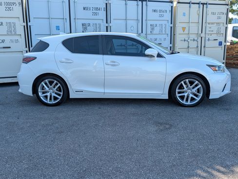 Used 2014 Lexus CT 200h FWD image 3