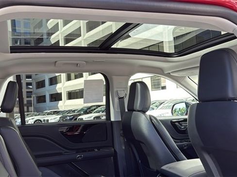 New 2025 Lincoln Aviator AWD image 6