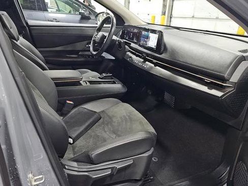 Used 2023 Nissan Ariya AWD image 13