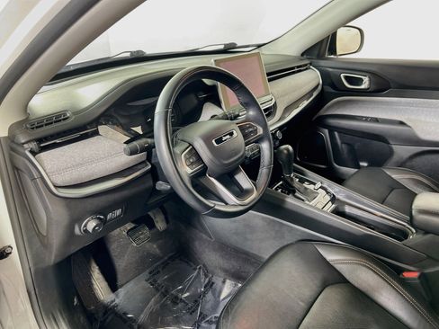 Used 2022 Jeep Compass Latitude w/ Sun and Sound Group image 9