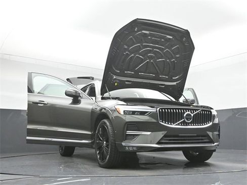 Used 2022 Volvo XC60 B6 Inscription w/ Advanced Package image 55