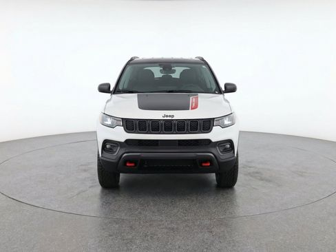 Used 2025 Jeep Compass Trailhawk AWD/4WD image 2