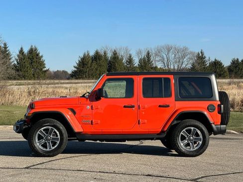 Used 2018 Jeep Wrangler Unlimited Sahara image 3