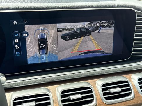 New 2026 Mercedes-Benz GLS 450 4MATIC image 30