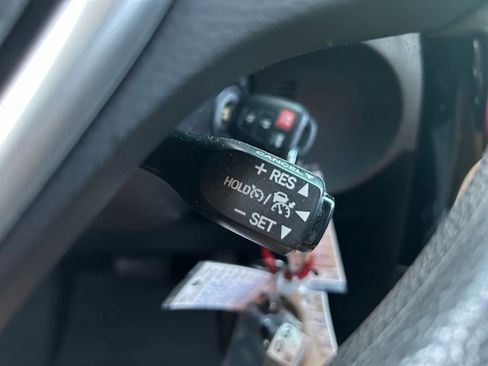 Used 2017 Toyota Corolla LE FWD image 23