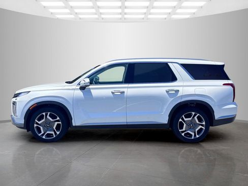 Used 2023 Hyundai Palisade SEL w/ Premium Package FWD image 3